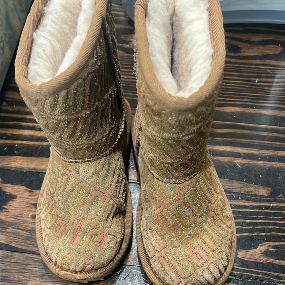 Cozy Patterned Boots with Faux Fur Lining